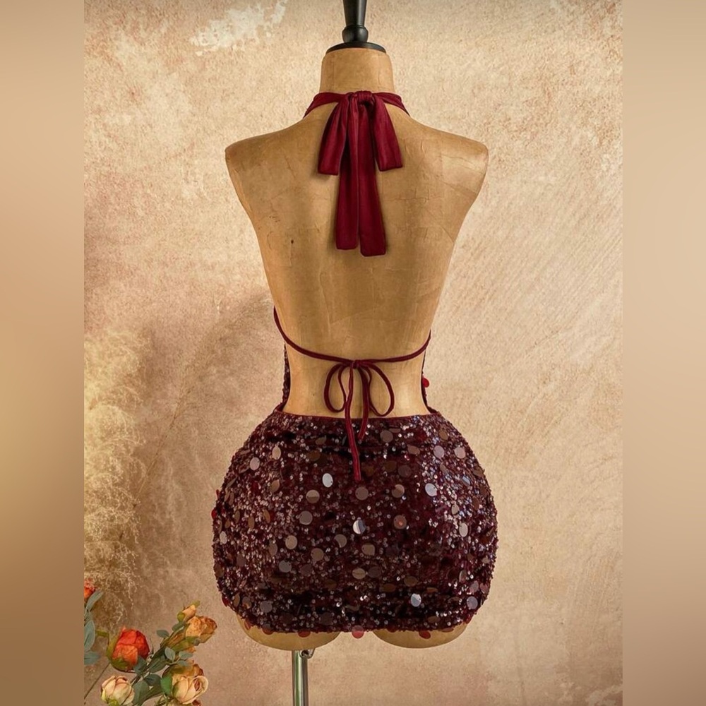Halter Sequin Set by Eduarda Gutierrez Soleia M - Picture 2 of 5